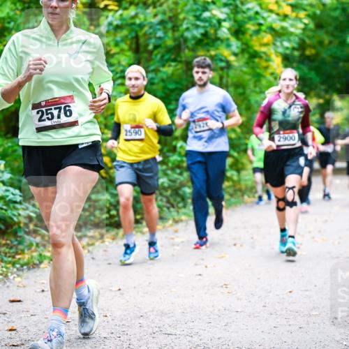 12.10.2025 - Bramfelder Halbmarathon 2025 Dr. Thomas Lammeyer http://msf.ph/oto/9342617 12.10.2025 09:55:30 Laufen 2576, 2590, 2900 meine-sportfotos.de