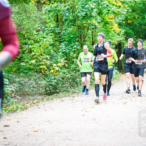 12.10.2025 - Bramfelder Halbmarathon 2025 Dr. Thomas Lammeyer http://msf.ph/oto/9342632 12.10.2025 09:55:32 Laufen 100, 2619, 2538, 278, 680, 271 meine-sportfotos.de