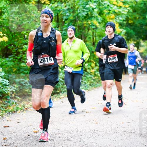 12.10.2025 - Bramfelder Halbmarathon 2025 Dr. Thomas Lammeyer http://msf.ph/oto/9342644 12.10.2025 09:55:34 Laufen 2619, 2778, 2, 2680 meine-sportfotos.de