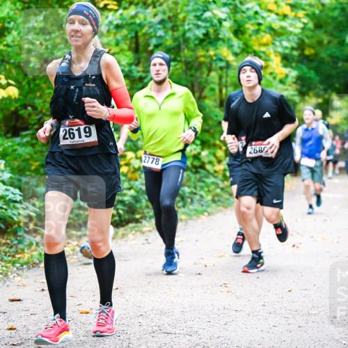 12.10.2025 - Bramfelder Halbmarathon 2025 Dr. Thomas Lammeyer http://msf.ph/oto/9342645 12.10.2025 09:55:34 Laufen 2619, 2778, 268 meine-sportfotos.de