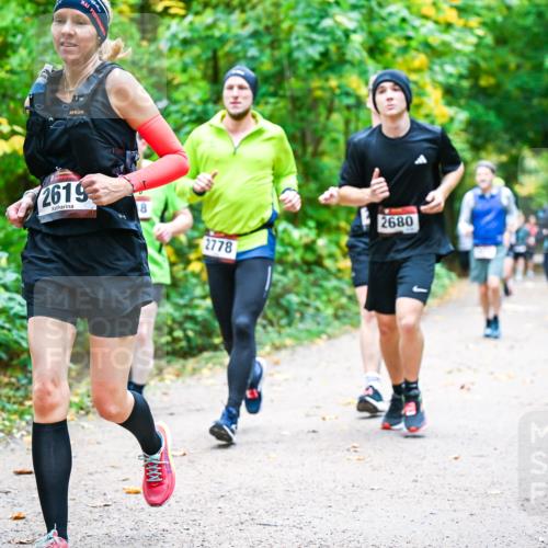 12.10.2025 - Bramfelder Halbmarathon 2025 Dr. Thomas Lammeyer http://msf.ph/oto/9342646 12.10.2025 09:55:34 Laufen 2619, 8, 2778, 2680 meine-sportfotos.de