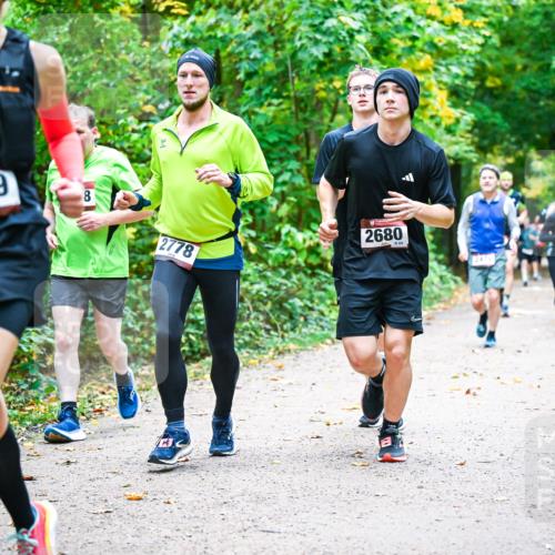 12.10.2025 - Bramfelder Halbmarathon 2025 Dr. Thomas Lammeyer http://msf.ph/oto/9342647 12.10.2025 09:55:34 Laufen 2619, 2778, 2680, 247 meine-sportfotos.de