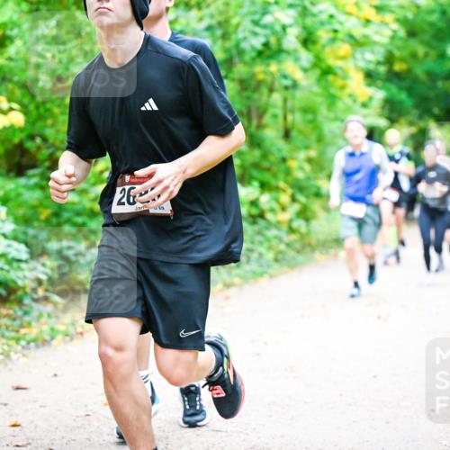 12.10.2025 - Bramfelder Halbmarathon 2025 Dr. Thomas Lammeyer http://msf.ph/oto/9342655 12.10.2025 09:55:36 Laufen 26, 69 meine-sportfotos.de