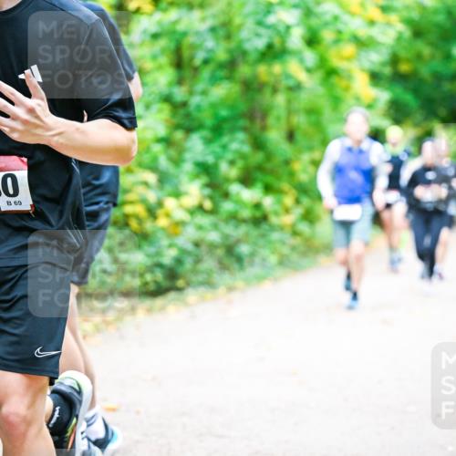 12.10.2025 - Bramfelder Halbmarathon 2025 Dr. Thomas Lammeyer http://msf.ph/oto/9342656 12.10.2025 09:55:36 Laufen 34, 2680, 69 meine-sportfotos.de