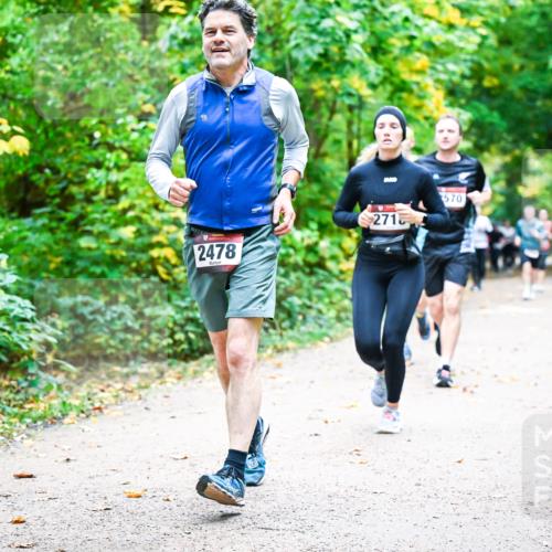 12.10.2025 - Bramfelder Halbmarathon 2025 Dr. Thomas Lammeyer http://msf.ph/oto/9342669 12.10.2025 09:55:38 Laufen 2478, 271, 570 meine-sportfotos.de