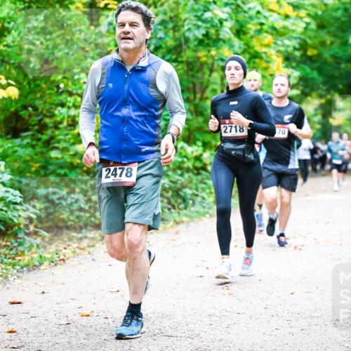 12.10.2025 - Bramfelder Halbmarathon 2025 Dr. Thomas Lammeyer http://msf.ph/oto/9342670 12.10.2025 09:55:38 Laufen 2478, 2718, 70 meine-sportfotos.de