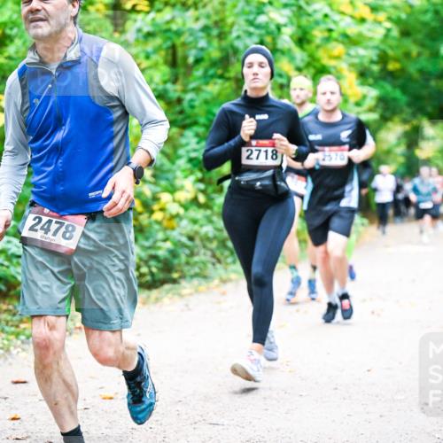 12.10.2025 - Bramfelder Halbmarathon 2025 Dr. Thomas Lammeyer http://msf.ph/oto/9342673 12.10.2025 09:55:39 Laufen 2478, 2718, 2570 meine-sportfotos.de