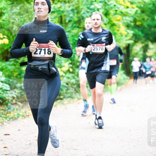 12.10.2025 - Bramfelder Halbmarathon 2025 Dr. Thomas Lammeyer http://msf.ph/oto/9342677 12.10.2025 09:55:39 Laufen 0, 34, 2718, 2570 meine-sportfotos.de