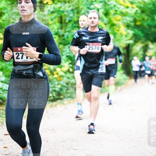 12.10.2025 - Bramfelder Halbmarathon 2025 Dr. Thomas Lammeyer http://msf.ph/oto/9342678 12.10.2025 09:55:39 Laufen 27, 2570 meine-sportfotos.de