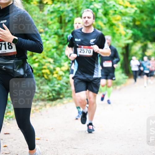 12.10.2025 - Bramfelder Halbmarathon 2025 Dr. Thomas Lammeyer http://msf.ph/oto/9342679 12.10.2025 09:55:40 Laufen 2718, 2570 meine-sportfotos.de