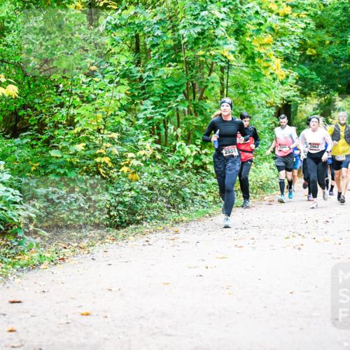 12.10.2025 - Bramfelder Halbmarathon 2025 Dr. Thomas Lammeyer http://msf.ph/oto/9342743 12.10.2025 09:55:50 Laufen 2551, 2586, 2862, 2874 meine-sportfotos.de