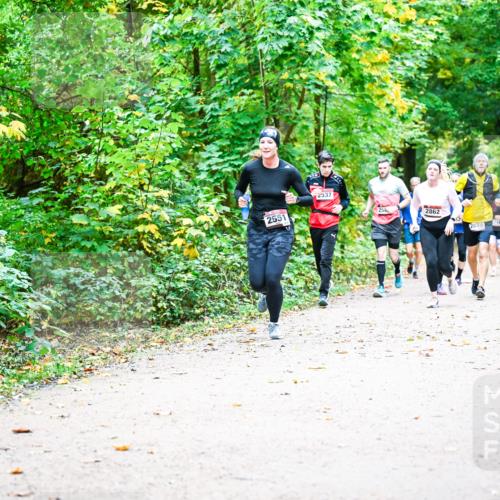 12.10.2025 - Bramfelder Halbmarathon 2025 Dr. Thomas Lammeyer http://msf.ph/oto/9342747 12.10.2025 09:55:51 Laufen 2551, 2537, 258, 2862, 2874 meine-sportfotos.de