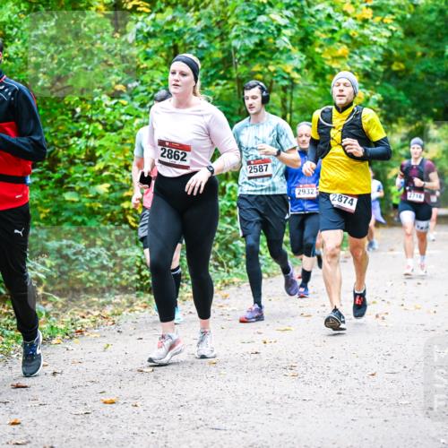 12.10.2025 - Bramfelder Halbmarathon 2025 Dr. Thomas Lammeyer http://msf.ph/oto/9342771 12.10.2025 09:55:55 Laufen 2862, 2587, 2932, 2874, 2716 meine-sportfotos.de