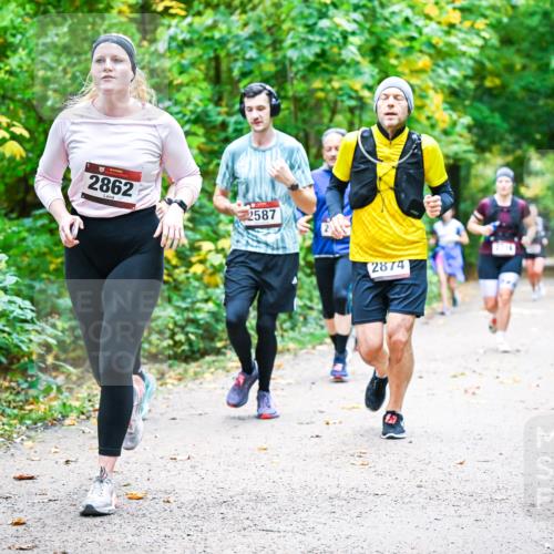 12.10.2025 - Bramfelder Halbmarathon 2025 Dr. Thomas Lammeyer http://msf.ph/oto/9342775 12.10.2025 09:55:55 Laufen 2862, 2587, 2874 meine-sportfotos.de