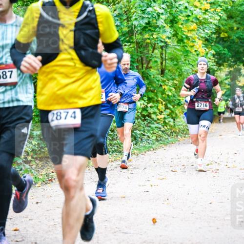 12.10.2025 - Bramfelder Halbmarathon 2025 Dr. Thomas Lammeyer http://msf.ph/oto/9342780 12.10.2025 09:55:57 Laufen 2587, 2874, 22579, 2716 meine-sportfotos.de