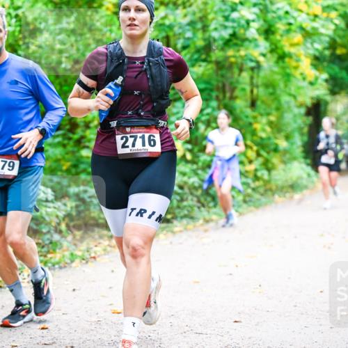 12.10.2025 - Bramfelder Halbmarathon 2025 Dr. Thomas Lammeyer http://msf.ph/oto/9342791 12.10.2025 09:55:59 Laufen 2579, 2716 meine-sportfotos.de
