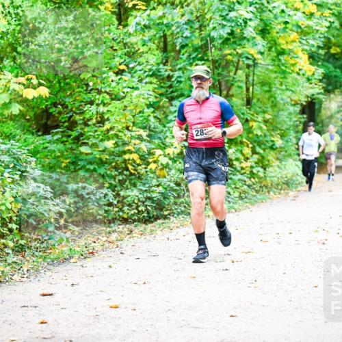 12.10.2025 - Bramfelder Halbmarathon 2025 Dr. Thomas Lammeyer http://msf.ph/oto/9342850 12.10.2025 09:56:15 Laufen 28 meine-sportfotos.de