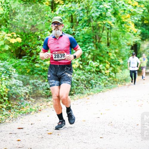 12.10.2025 - Bramfelder Halbmarathon 2025 Dr. Thomas Lammeyer http://msf.ph/oto/9342856 12.10.2025 09:56:16 Laufen 2839 meine-sportfotos.de