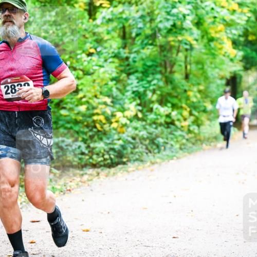 12.10.2025 - Bramfelder Halbmarathon 2025 Dr. Thomas Lammeyer http://msf.ph/oto/9342861 12.10.2025 09:56:17 Laufen 283 meine-sportfotos.de