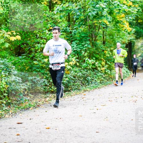 12.10.2025 - Bramfelder Halbmarathon 2025 Dr. Thomas Lammeyer http://msf.ph/oto/9342872 12.10.2025 09:56:21 Laufen 2730 meine-sportfotos.de