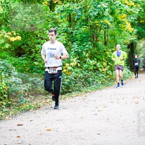 12.10.2025 - Bramfelder Halbmarathon 2025 Dr. Thomas Lammeyer http://msf.ph/oto/9342873 12.10.2025 09:56:22 Laufen 2730 meine-sportfotos.de