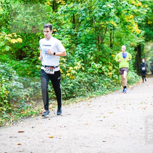 12.10.2025 - Bramfelder Halbmarathon 2025 Dr. Thomas Lammeyer http://msf.ph/oto/9342874 12.10.2025 09:56:22 Laufen 2730 meine-sportfotos.de
