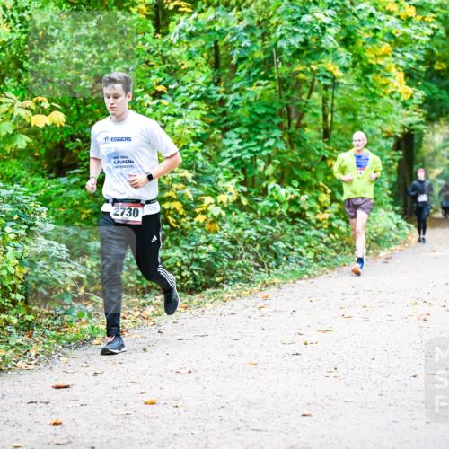 12.10.2025 - Bramfelder Halbmarathon 2025 Dr. Thomas Lammeyer http://msf.ph/oto/9342875 12.10.2025 09:56:22 Laufen 2730 meine-sportfotos.de