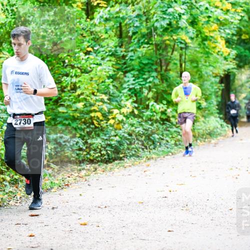 12.10.2025 - Bramfelder Halbmarathon 2025 Dr. Thomas Lammeyer http://msf.ph/oto/9342879 12.10.2025 09:56:22 Laufen 2730 meine-sportfotos.de