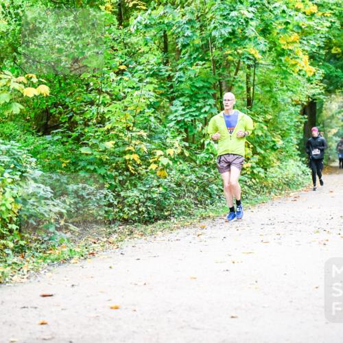 12.10.2025 - Bramfelder Halbmarathon 2025 Dr. Thomas Lammeyer http://msf.ph/oto/9342883 12.10.2025 09:56:23 Laufen 2483 meine-sportfotos.de