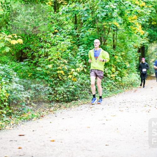 12.10.2025 - Bramfelder Halbmarathon 2025 Dr. Thomas Lammeyer http://msf.ph/oto/9342886 12.10.2025 09:56:23 Laufen 2629, 2483 meine-sportfotos.de