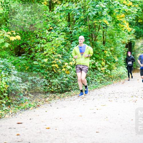 12.10.2025 - Bramfelder Halbmarathon 2025 Dr. Thomas Lammeyer http://msf.ph/oto/9342888 12.10.2025 09:56:24 Laufen 46, 2629, 2483 meine-sportfotos.de
