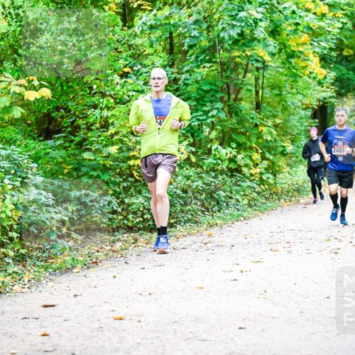 12.10.2025 - Bramfelder Halbmarathon 2025 Dr. Thomas Lammeyer http://msf.ph/oto/9342894 12.10.2025 09:56:24 Laufen 2629, 2483 meine-sportfotos.de