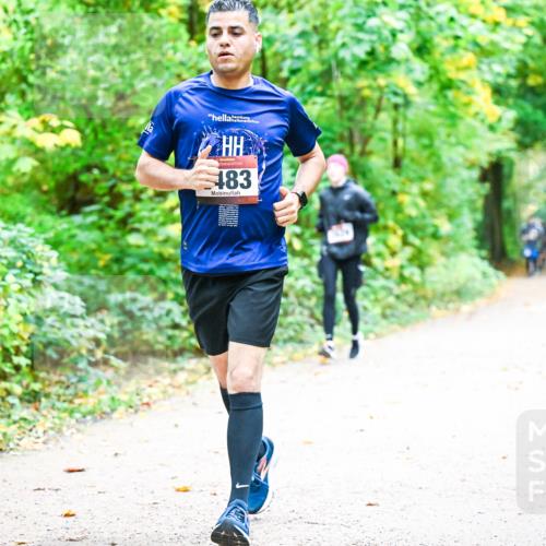 12.10.2025 - Bramfelder Halbmarathon 2025 Dr. Thomas Lammeyer http://msf.ph/oto/9342914 12.10.2025 09:56:28 Laufen 483 meine-sportfotos.de
