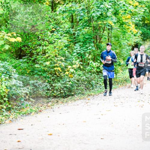 12.10.2025 - Bramfelder Halbmarathon 2025 Dr. Thomas Lammeyer http://msf.ph/oto/9342933 12.10.2025 09:56:39 Laufen 2691, 2901, 2687, 2744 meine-sportfotos.de