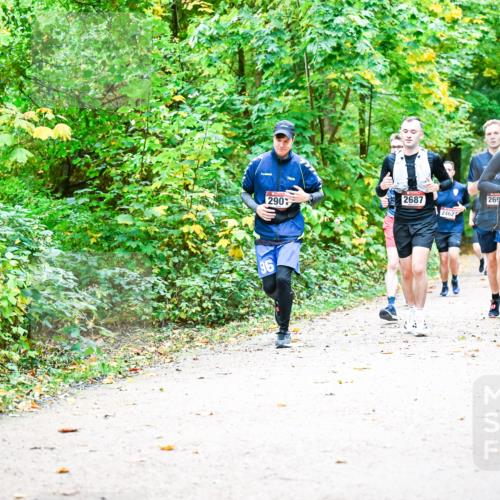 12.10.2025 - Bramfelder Halbmarathon 2025 Dr. Thomas Lammeyer http://msf.ph/oto/9342941 12.10.2025 09:56:40 Laufen 290, 2687, 2462, 269, 2744 meine-sportfotos.de