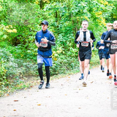 12.10.2025 - Bramfelder Halbmarathon 2025 Dr. Thomas Lammeyer http://msf.ph/oto/9342947 12.10.2025 09:56:41 Laufen 16, 2687, 26, 2901, 2744 meine-sportfotos.de