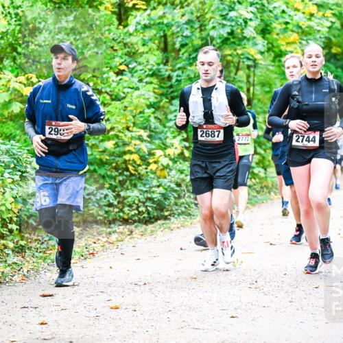 12.10.2025 - Bramfelder Halbmarathon 2025 Dr. Thomas Lammeyer http://msf.ph/oto/9342952 12.10.2025 09:56:42 Laufen 2687, 29, 96, 2772, 2744 meine-sportfotos.de