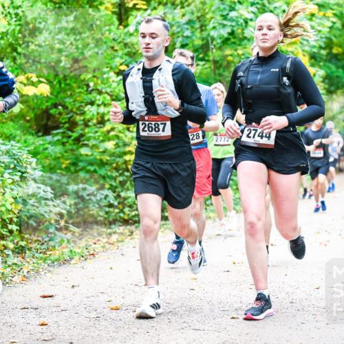 12.10.2025 - Bramfelder Halbmarathon 2025 Dr. Thomas Lammeyer http://msf.ph/oto/9342956 12.10.2025 09:56:42 Laufen 2901, 2687, 28, 2772, 2744 meine-sportfotos.de