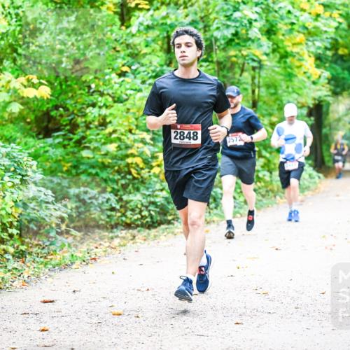 12.10.2025 - Bramfelder Halbmarathon 2025 Dr. Thomas Lammeyer http://msf.ph/oto/9342977 12.10.2025 09:56:46 Laufen 2848, 2572 meine-sportfotos.de