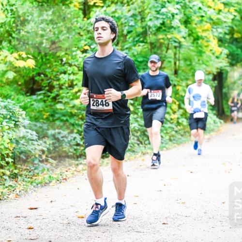 12.10.2025 - Bramfelder Halbmarathon 2025 Dr. Thomas Lammeyer http://msf.ph/oto/9342979 12.10.2025 09:56:46 Laufen 2848, 2572 meine-sportfotos.de