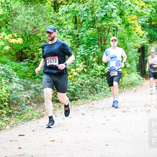 12.10.2025 - Bramfelder Halbmarathon 2025 Dr. Thomas Lammeyer http://msf.ph/oto/9342986 12.10.2025 09:56:48 Laufen 2572, 2488, 811 meine-sportfotos.de