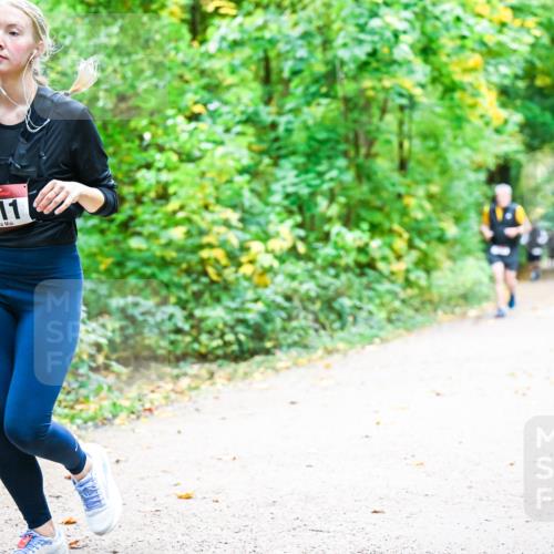 12.10.2025 - Bramfelder Halbmarathon 2025 Dr. Thomas Lammeyer http://msf.ph/oto/9343016 12.10.2025 09:56:53 Laufen 34, 2811 meine-sportfotos.de