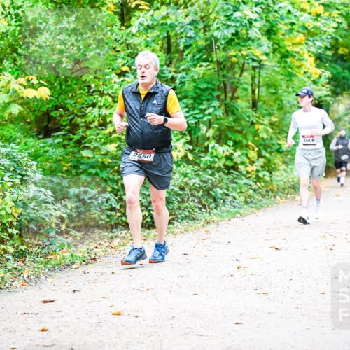 12.10.2025 - Bramfelder Halbmarathon 2025 Dr. Thomas Lammeyer http://msf.ph/oto/9343025 12.10.2025 09:56:59 Laufen 2550, 2606 meine-sportfotos.de