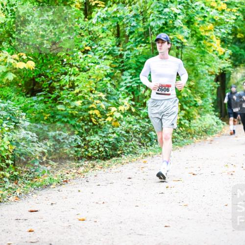 12.10.2025 - Bramfelder Halbmarathon 2025 Dr. Thomas Lammeyer http://msf.ph/oto/9343035 12.10.2025 09:57:00 Laufen 2606, 271 meine-sportfotos.de