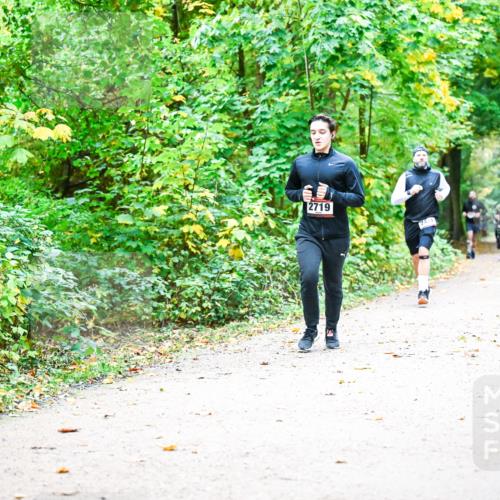 12.10.2025 - Bramfelder Halbmarathon 2025 Dr. Thomas Lammeyer http://msf.ph/oto/9343051 12.10.2025 09:57:04 Laufen 2719 meine-sportfotos.de