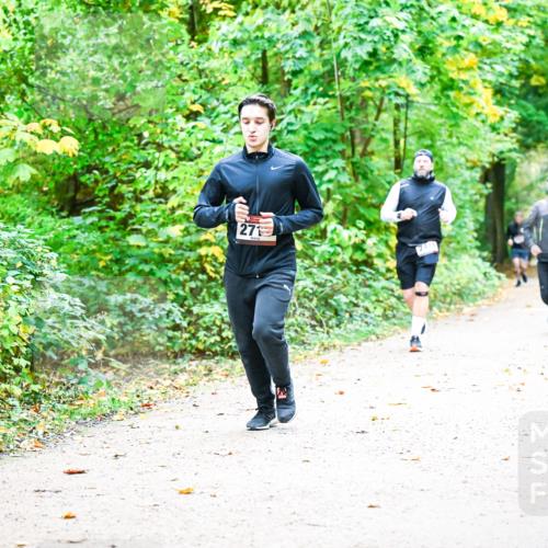 12.10.2025 - Bramfelder Halbmarathon 2025 Dr. Thomas Lammeyer http://msf.ph/oto/9343058 12.10.2025 09:57:05 Laufen 27 meine-sportfotos.de