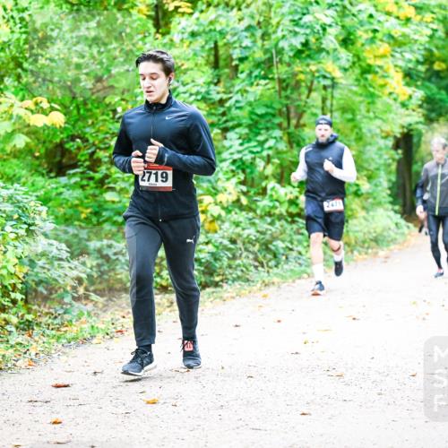 12.10.2025 - Bramfelder Halbmarathon 2025 Dr. Thomas Lammeyer http://msf.ph/oto/9343061 12.10.2025 09:57:05 Laufen 2719, 2471 meine-sportfotos.de