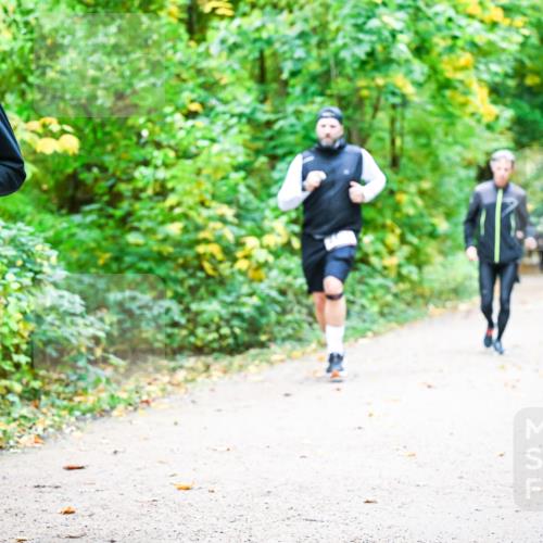 12.10.2025 - Bramfelder Halbmarathon 2025 Dr. Thomas Lammeyer http://msf.ph/oto/9343067 12.10.2025 09:57:06 Laufen 715 meine-sportfotos.de