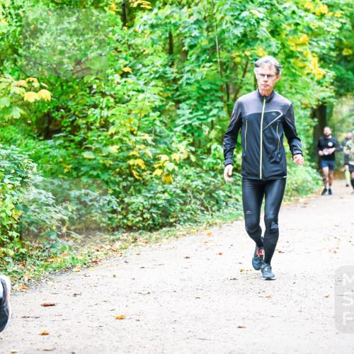 12.10.2025 - Bramfelder Halbmarathon 2025 Dr. Thomas Lammeyer http://msf.ph/oto/9343077 12.10.2025 09:57:08 Laufen 2471 meine-sportfotos.de