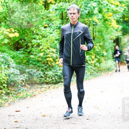 12.10.2025 - Bramfelder Halbmarathon 2025 Dr. Thomas Lammeyer http://msf.ph/oto/9343083 12.10.2025 09:57:09 Laufen  meine-sportfotos.de